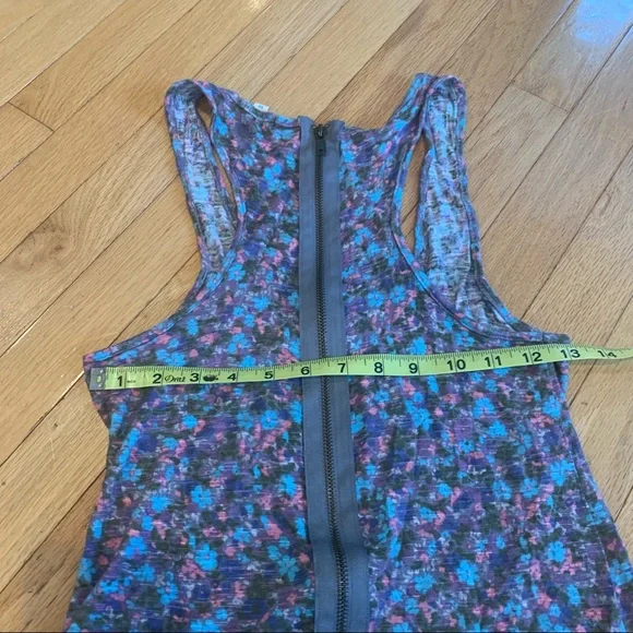Silence + Noise (UO) Floral Racerback Tank size XS - Picture 5 of 6